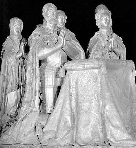 Escorial. Basilica di San Lorenzo. Gruppo scultoreo rappresentante la famiglia imperiale in preghiera